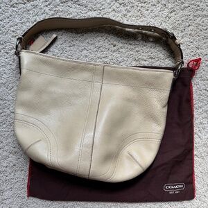 Coach classic cream shoulder bag